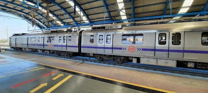 Neelam Chowk Ajronda Delhi Metro Station 3