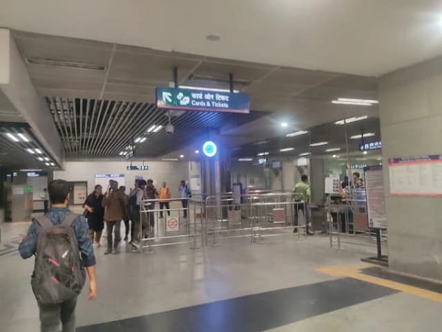 Nehru Enclave Delhi Metro Station thumb 4