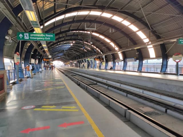 Nirman Vihar Delhi Metro Station thumb 1