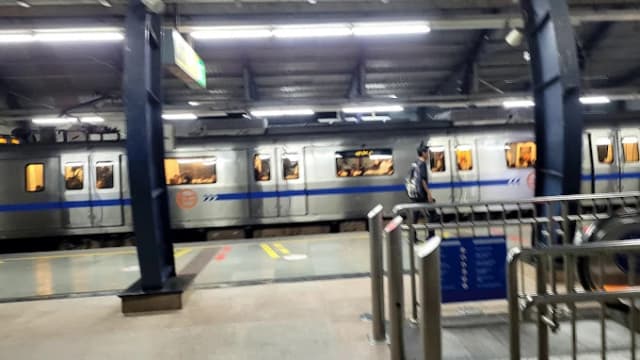 Nirman Vihar Delhi Metro Station thumb 4