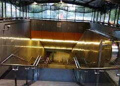 Saket Delhi Metro Station thumb 4