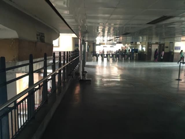 Shadipur Delhi Metro Station thumb 1