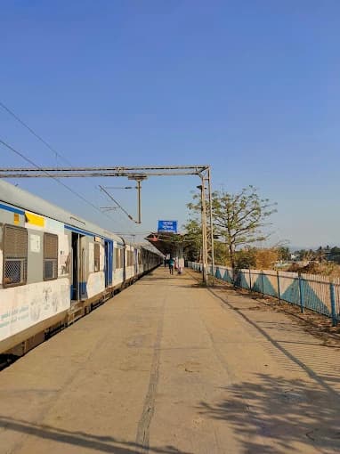Juchandra Railway Station thumb 2