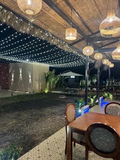 Jugnoo Café & Bistro 1