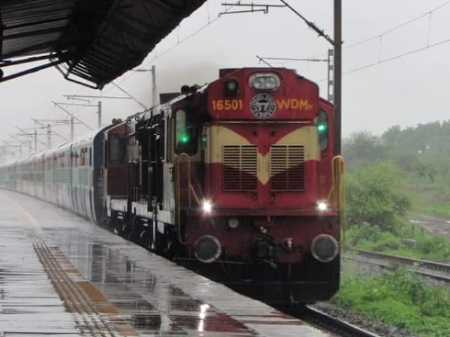 Kelva Road Railway Statio thumb 3