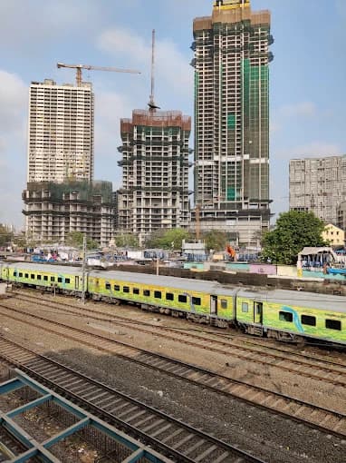 Mahalaxmi Railway Station 2