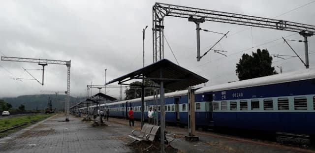 Nagothane Railway Station thumb 4