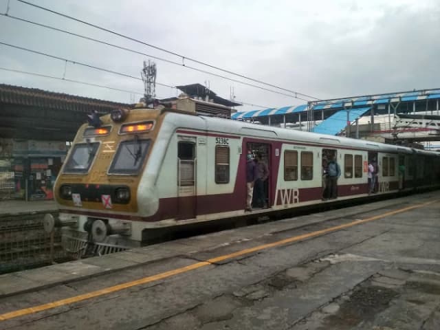 Nalasopara Railway Station thumb 1