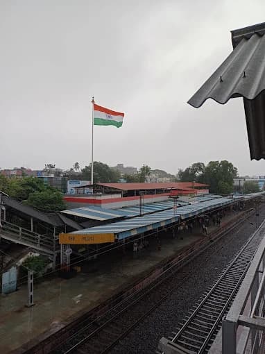 Palghar Railway Station thumb 4