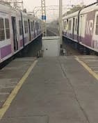 Vile Parle Railway Station thumb 2