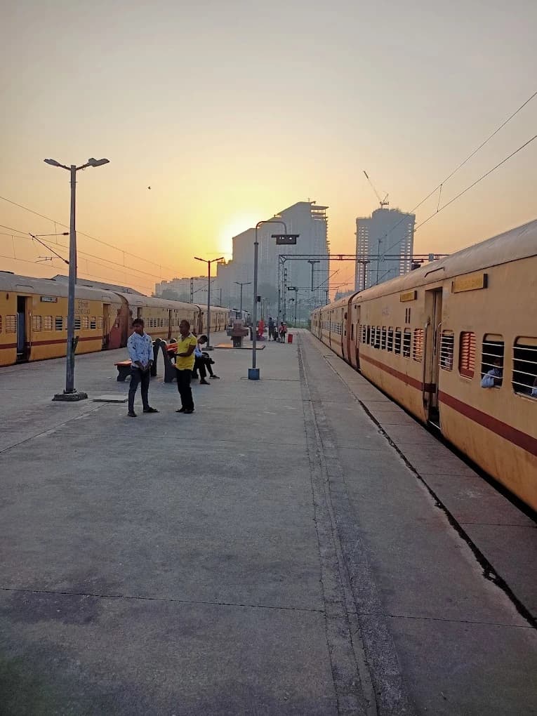 Delhi Sarai Rohilla Railway Station 3