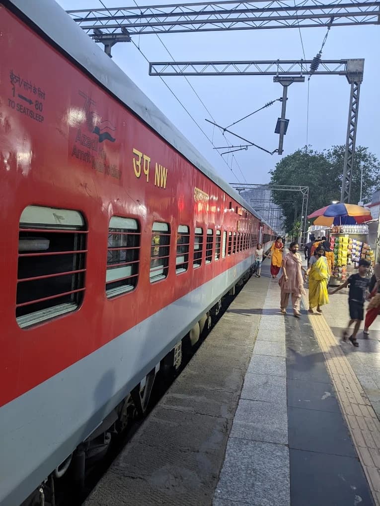 Delhi Sarai Rohilla Railway Station 1