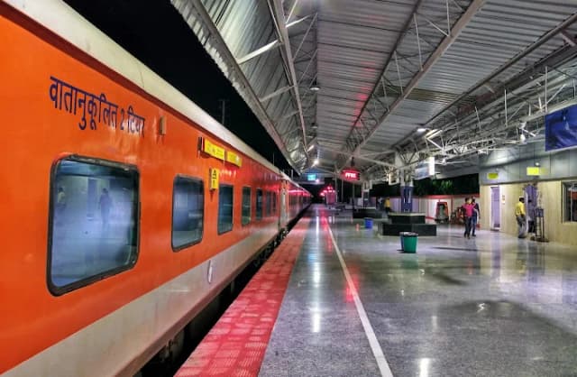 Dibrugarh Railway Station thumb 2