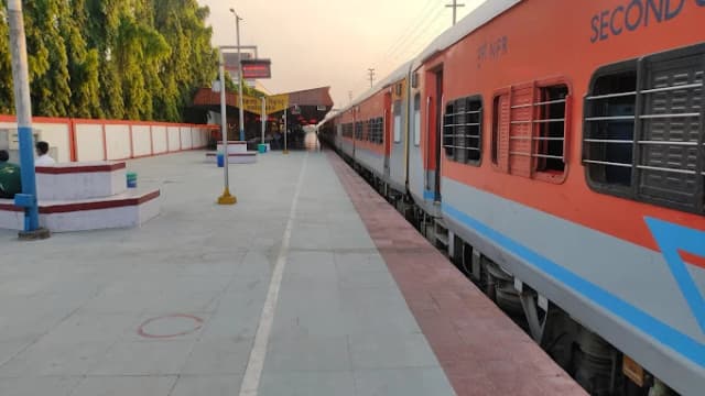 Dibrugarh Railway Station thumb 3