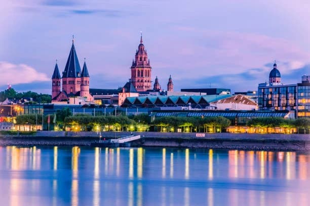 Frankfurt am Main Travel Guide 2025