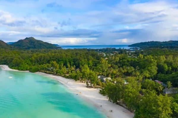 Anse Volbert Village
