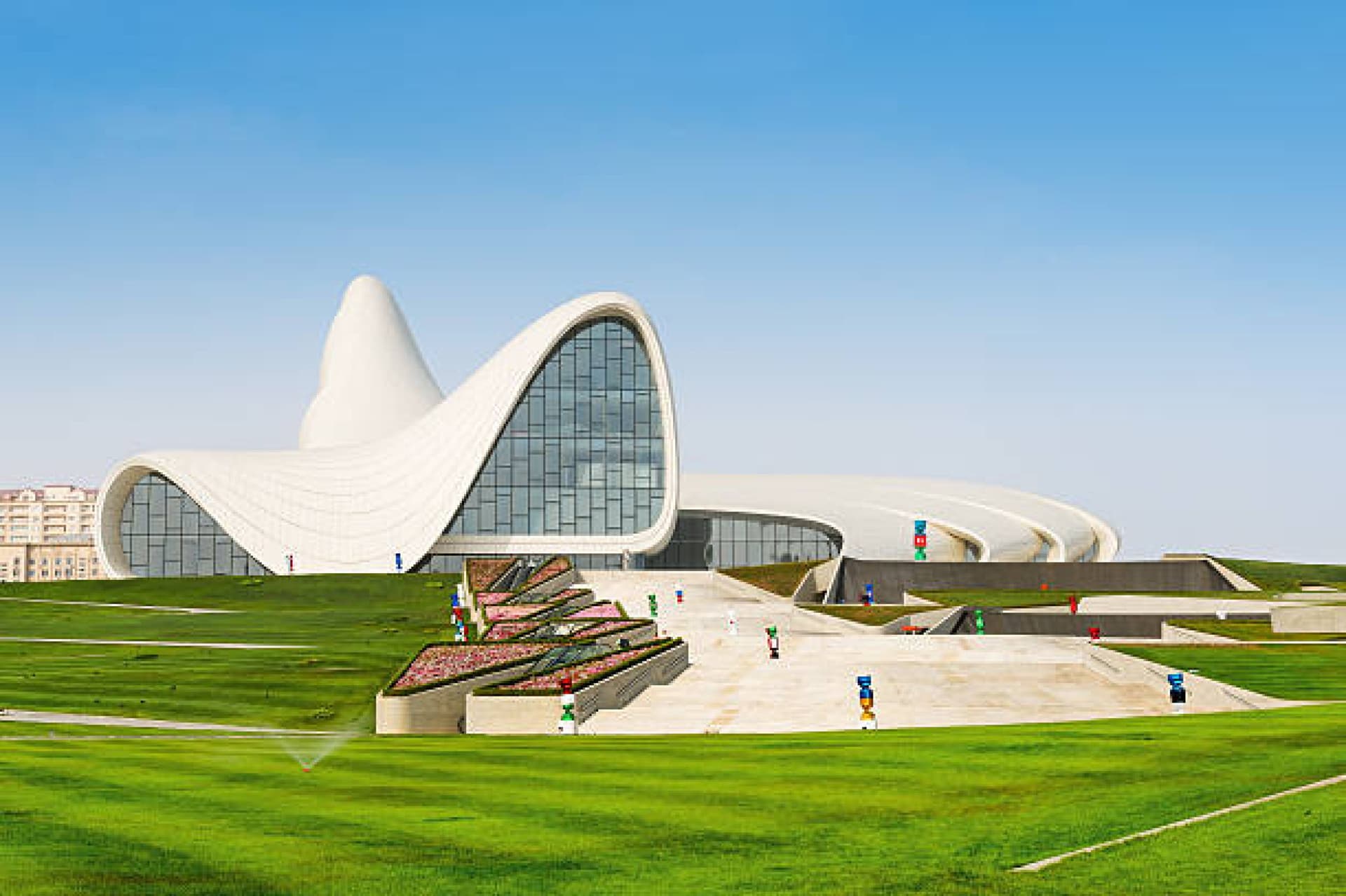 Discover Modern Architecture at Heydar Aliyev Centre Baku