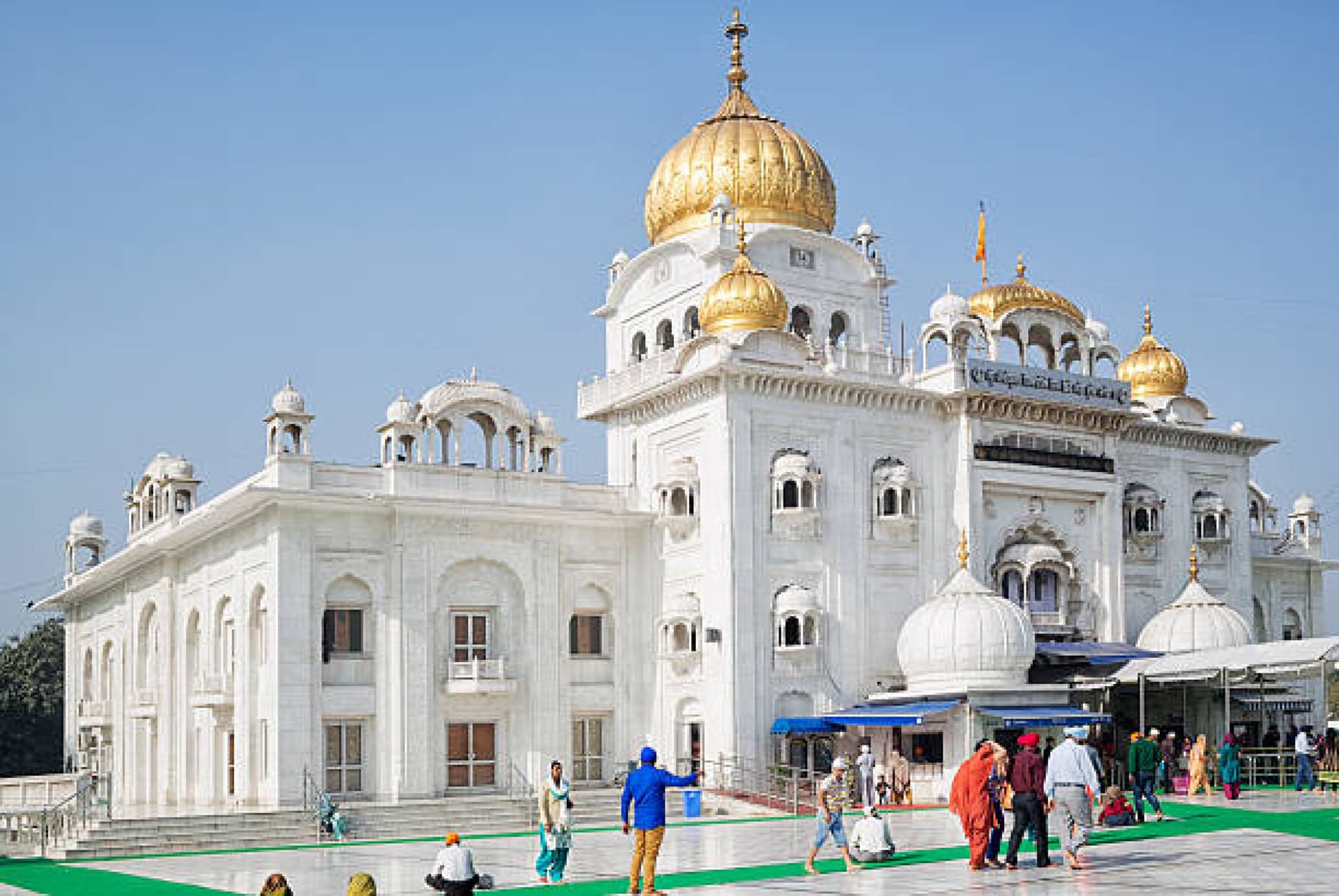 Gurudwara Bangla Sahib: A Serene Tourist Spot in Delhi