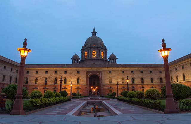 Rashtrapati Bhavan: Majestic Presidential Estate Delhi