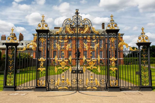 Kensington Palace London: A Regal Retreat in the Heart of the Capital