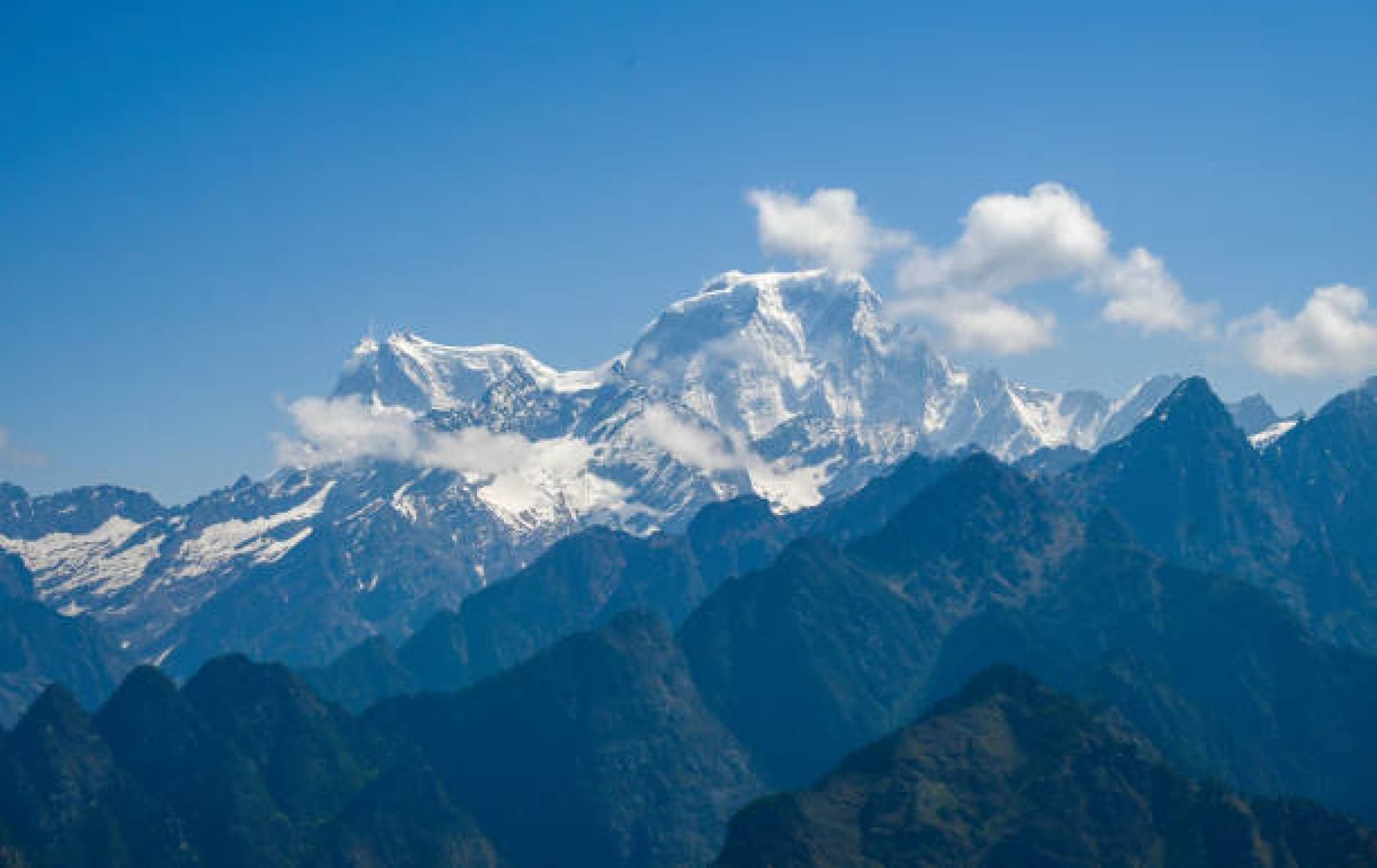 Explore Auli: The Winter Wonderland of Uttarakhand