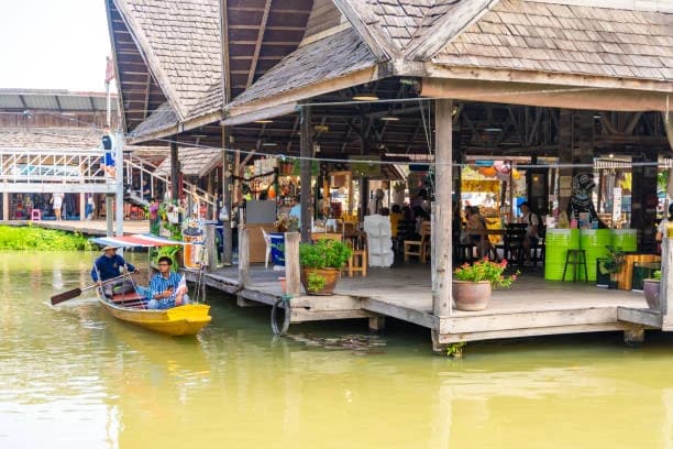 Pattaya Floating Market thumb 3