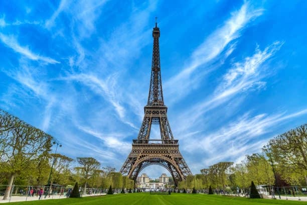 Eiffel Tower thumb 3