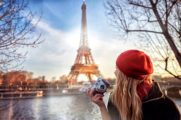 Eiffel Tower thumb 1