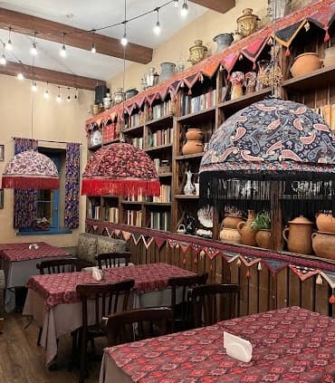 Qaynana Restaurant 4