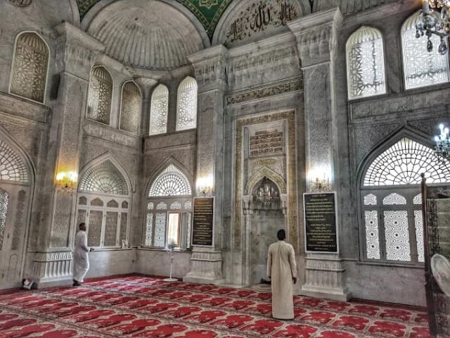 Bibiheybat Mosque thumb 3