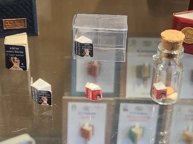 Museum of Miniature Books thumb 9