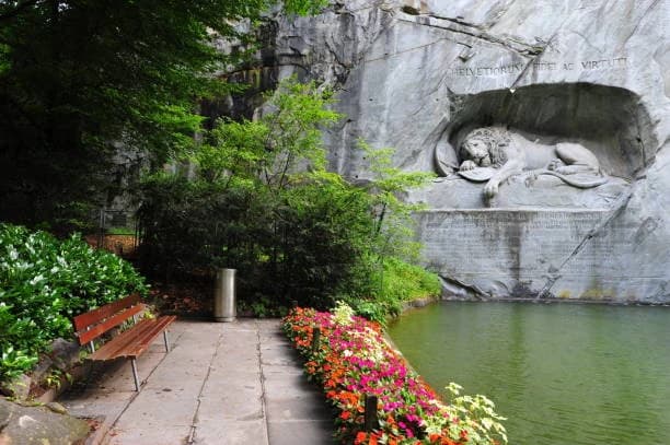 Lion Monument thumb 1