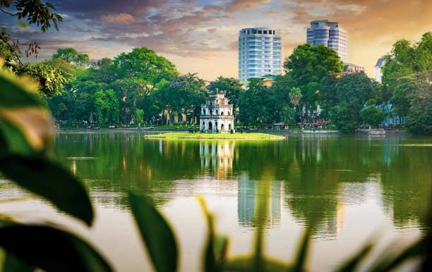 Hoàn Kiếm Lake 3