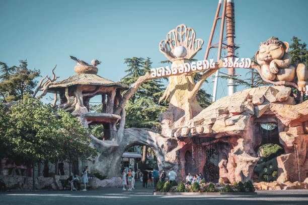 Mtatsminda Park thumb 5