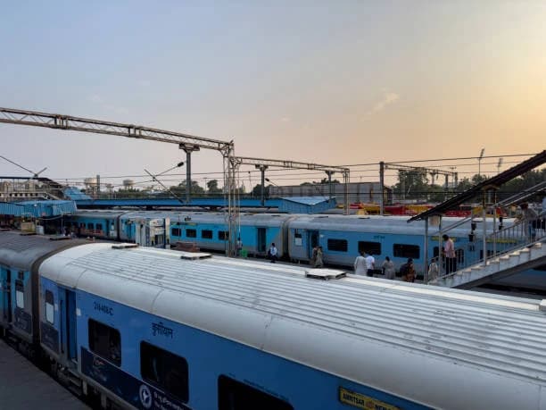 Sainagar Shirdi Railway Station thumb 4