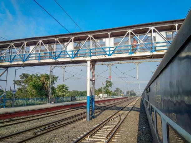 Sainagar Shirdi Railway Station thumb 2