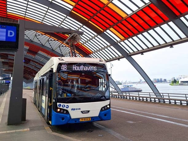 Amsterdam, Busstation Elandsgracht thumb 1