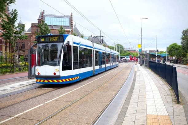 Amsterdam, Busstation Elandsgracht thumb 3