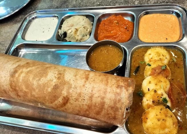 SAARANGAA BHOJAN SHALA BUR DUBAI AL MANKHOOL 7
