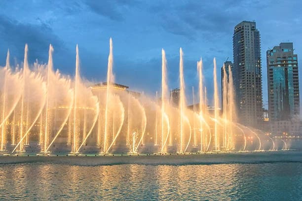 The Dubai Fountain thumb 8