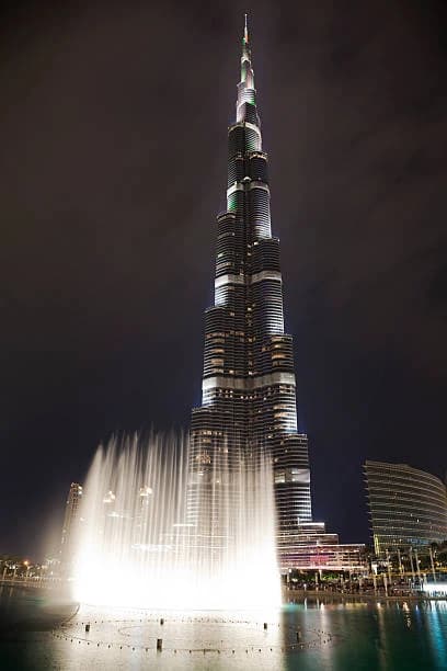 The Dubai Fountain thumb 5