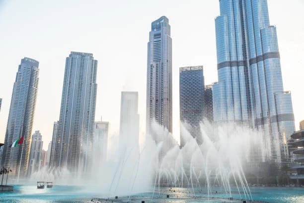 The Dubai Fountain thumb 3