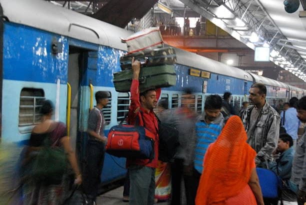 Delhi Cantt Railway Station thumb 9