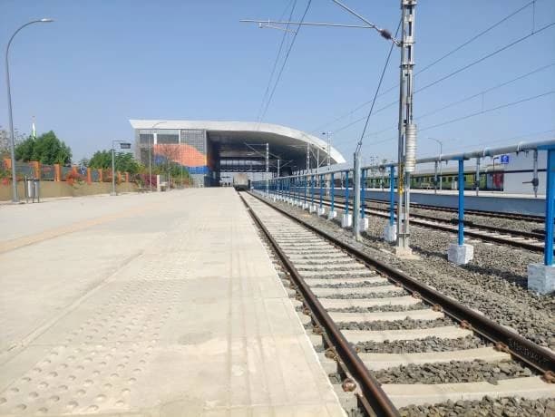 Delhi Cantt Railway Station thumb 12