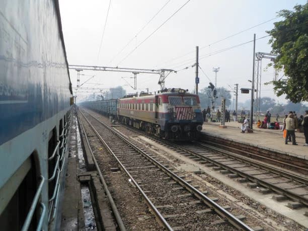 Delhi Cantt Railway Station thumb 4