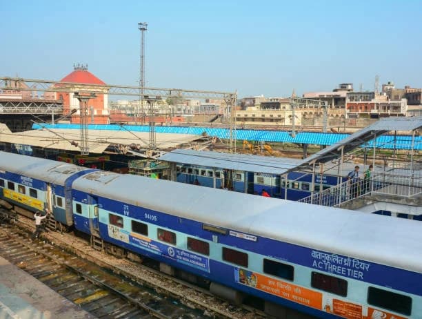 Nizamuddin Railway Station 11