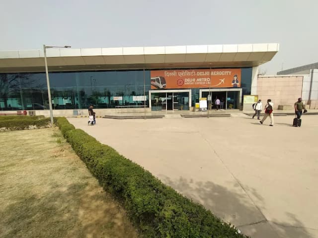Aerocity Metro Station thumb 2