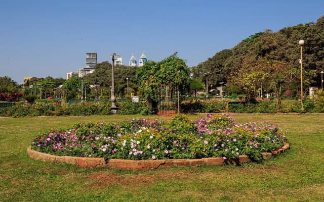 Hanging Gardens of Mumbai thumb 2