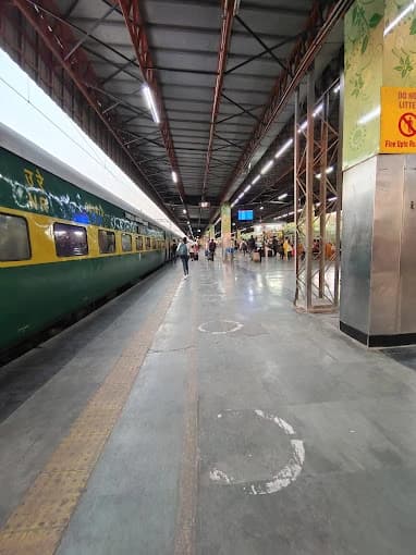 Anand Vihar Metro Station 6