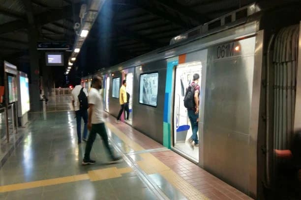 Azadpur Metro Station 5